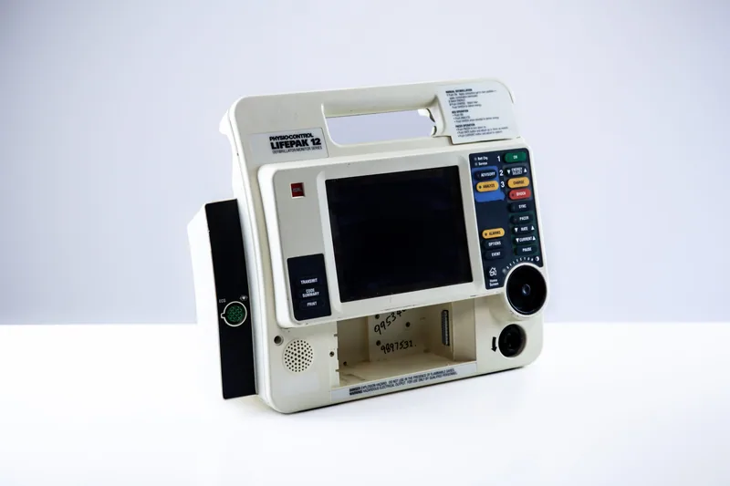 Medtronic PHYSIO-CONTROL Defibrilatör LIFEPAK 12 — Sökümlük | Medikal Parça Getir